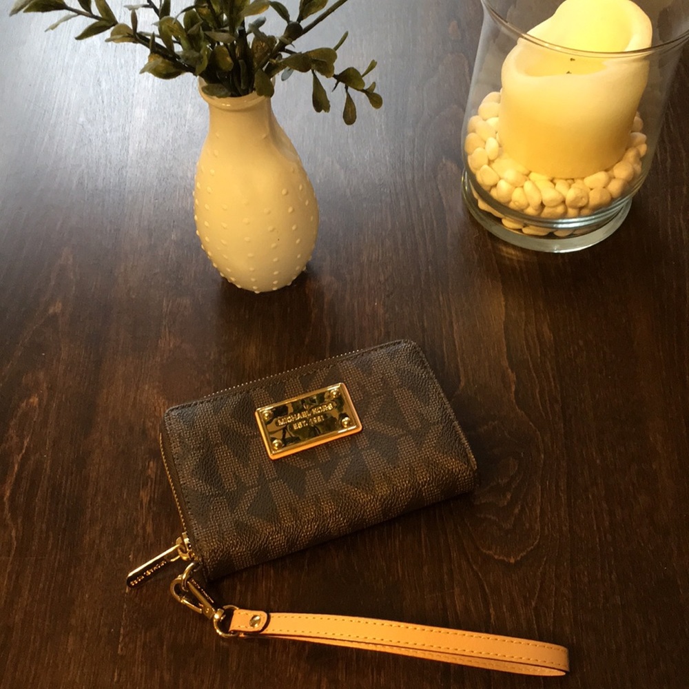 Michael Kors Wristlet